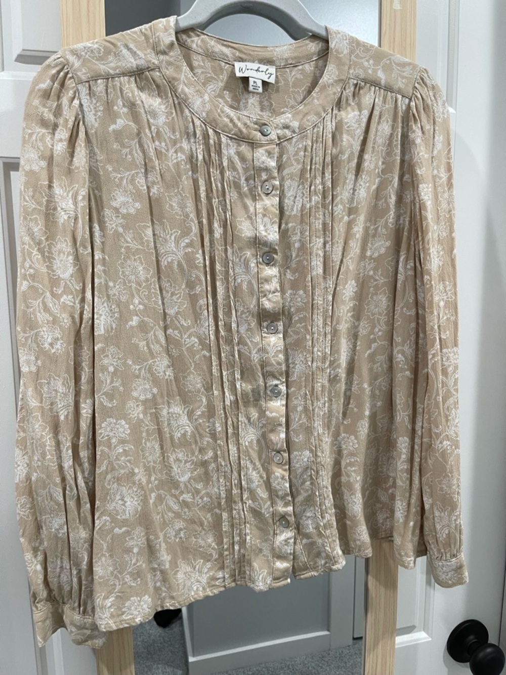 Wonderly Beige Floral Pintuck Button-Front Blouse